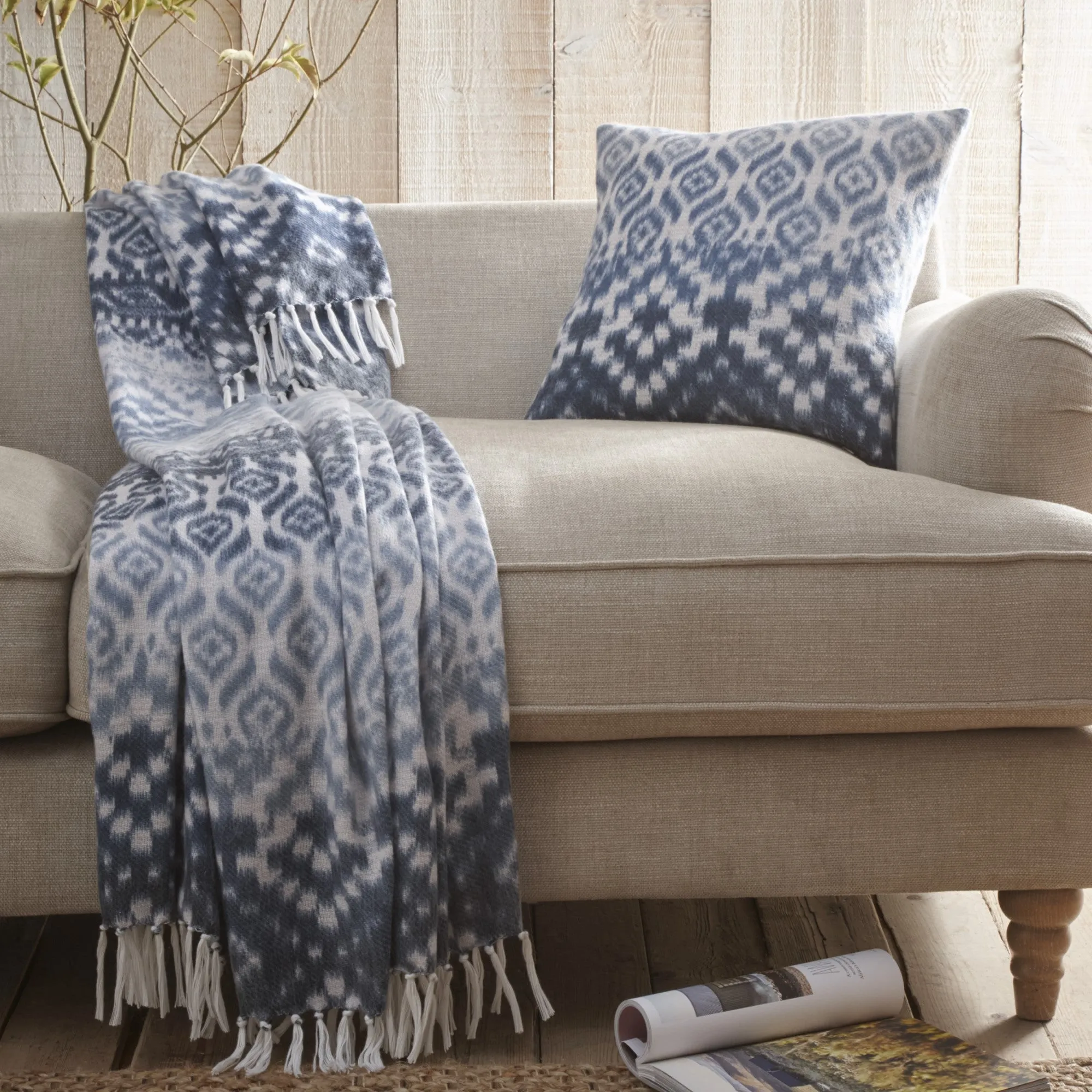 Appletree Hygge Sakari Throw - Blue