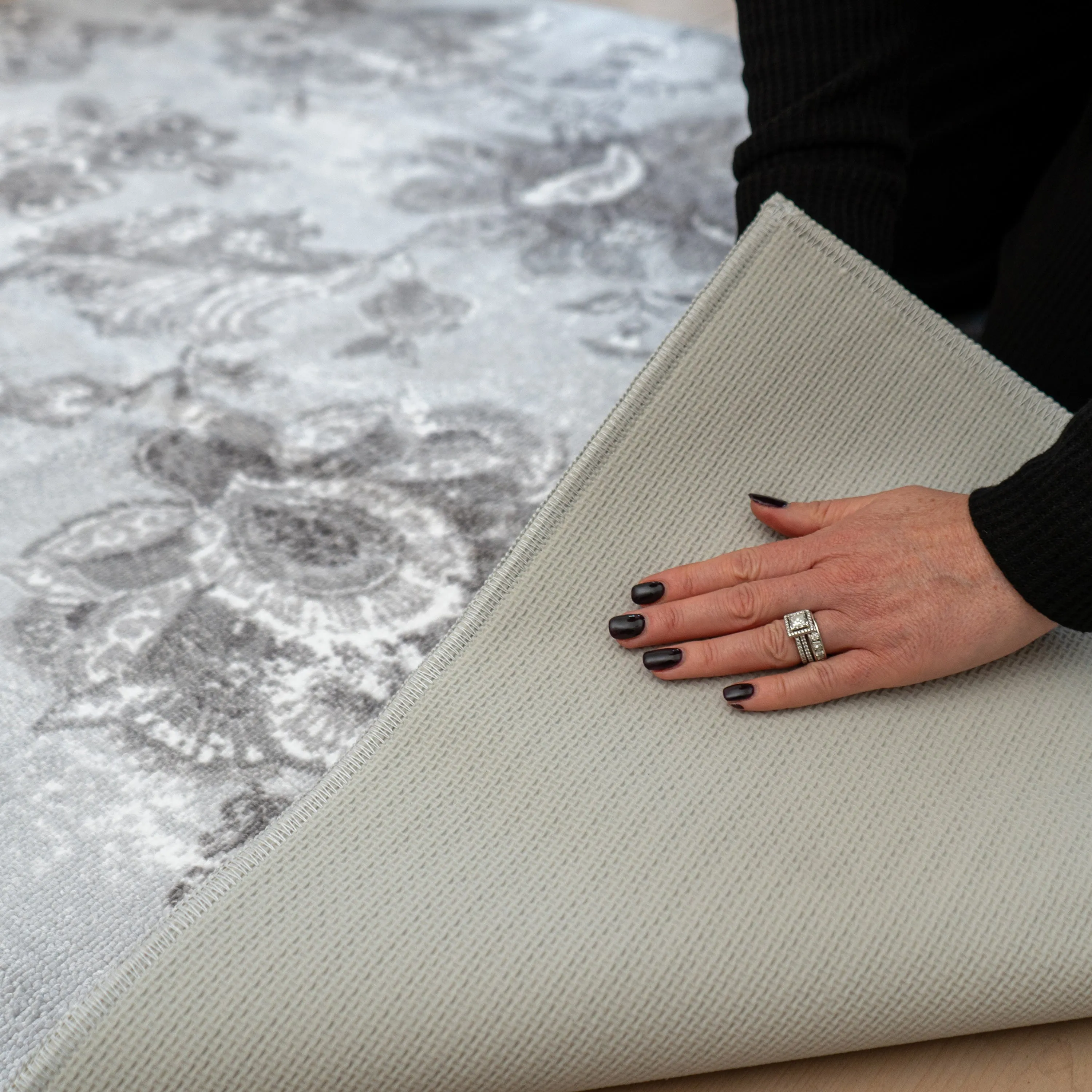 Dreams & Drapes Keats Washable Rug - Grey