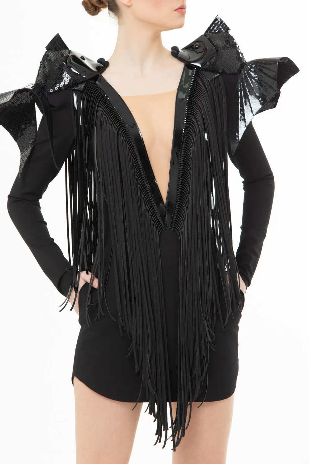 Fitted designed dress with shoulder fishes