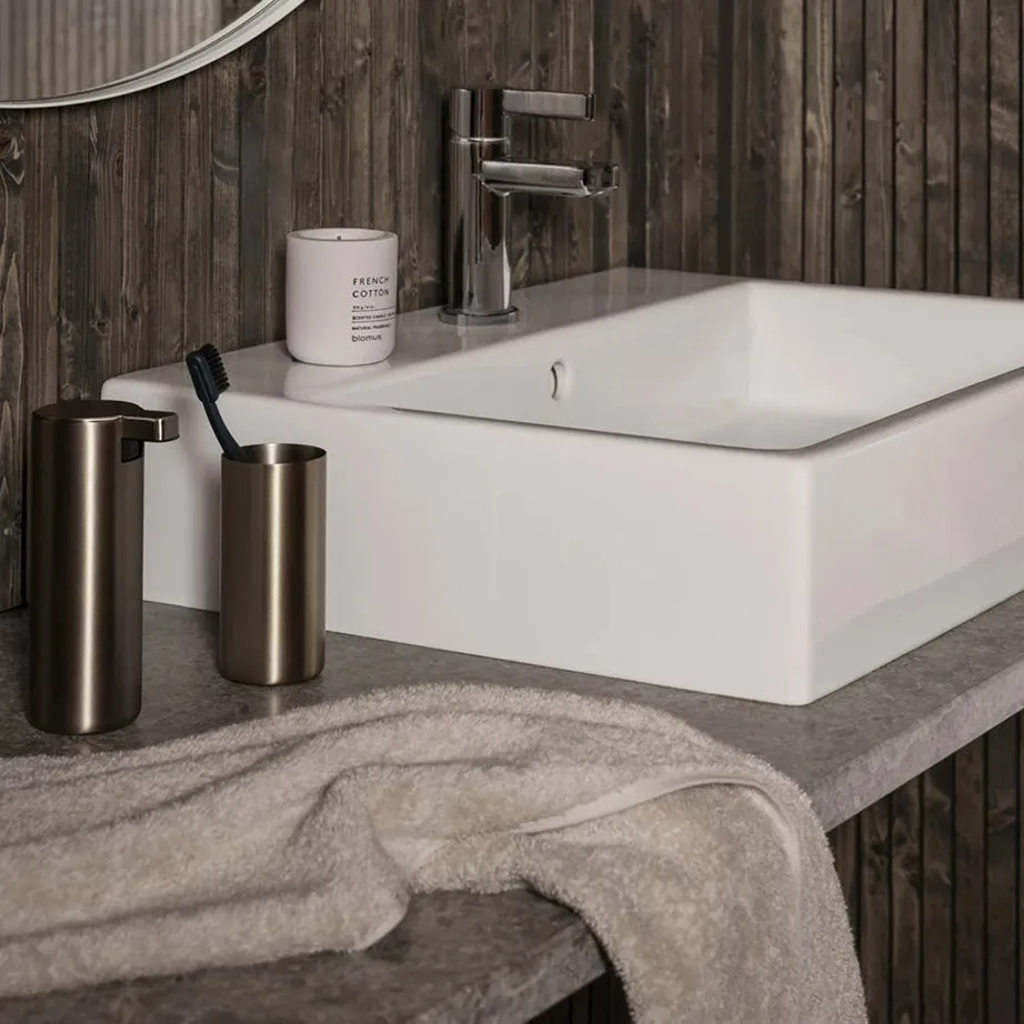 Modo Bath Collection | Metallic Finish