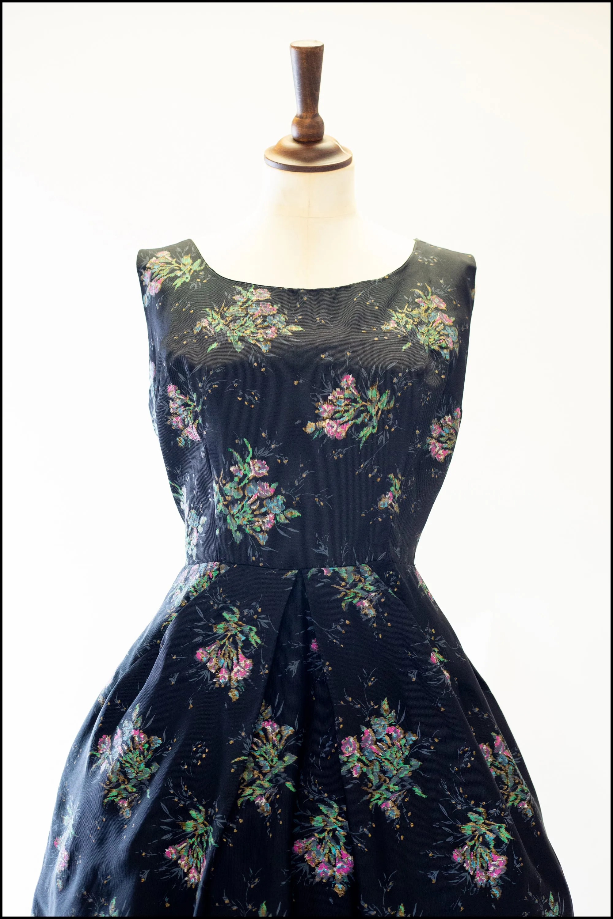 Vintage 1950s Black Floral Taffeta Dress